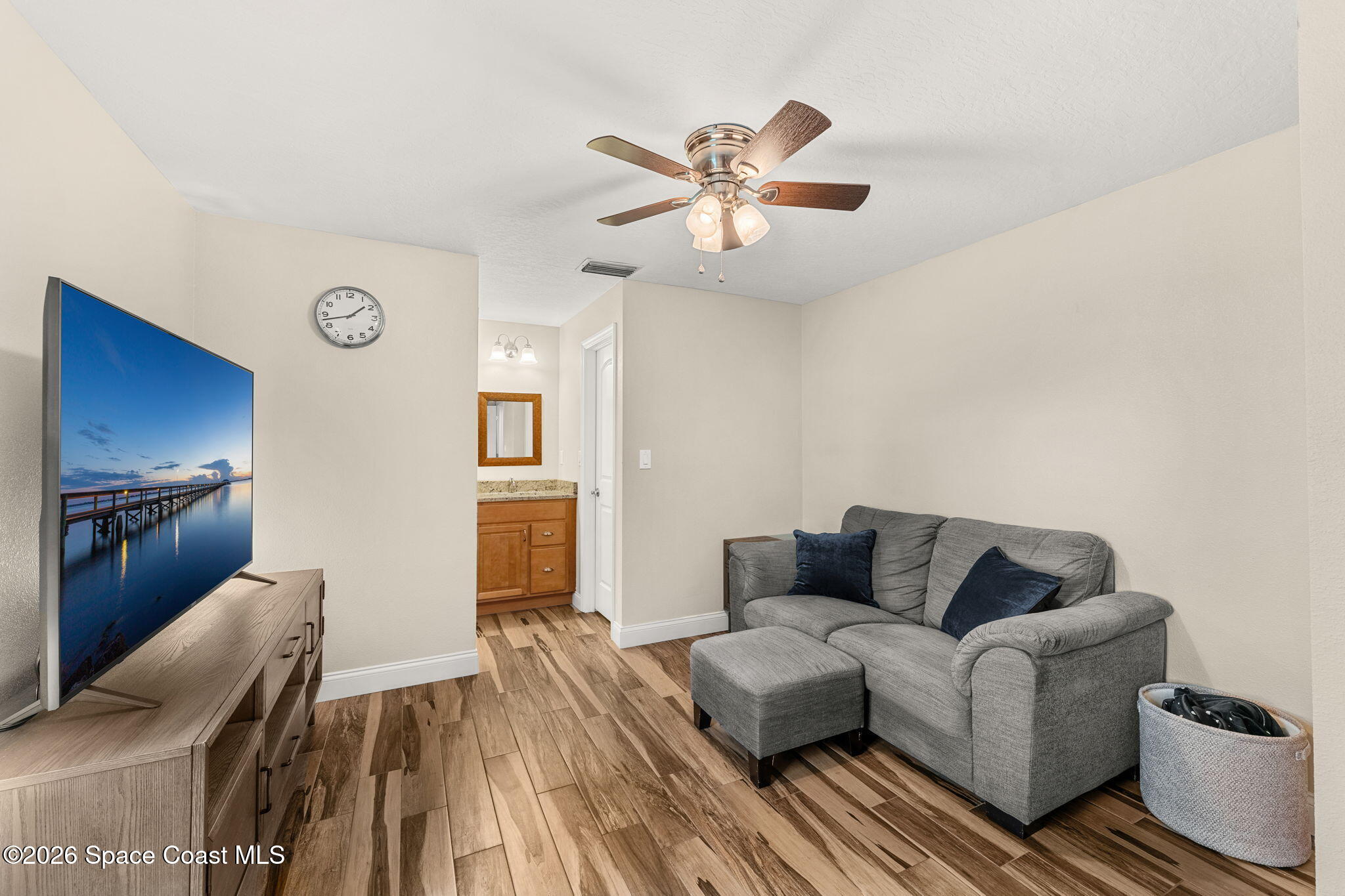 5687 Holden Road