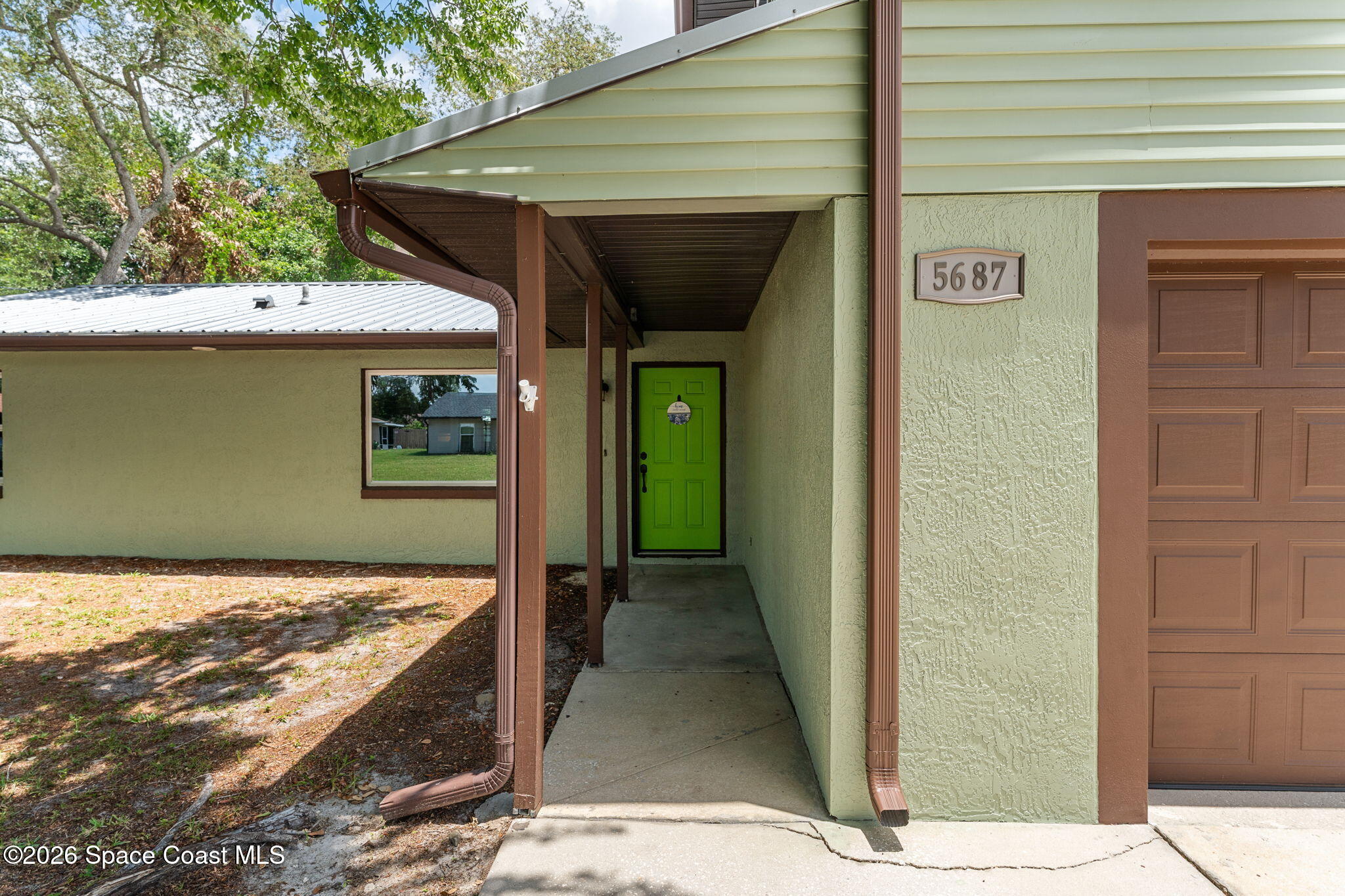 5687 Holden Road