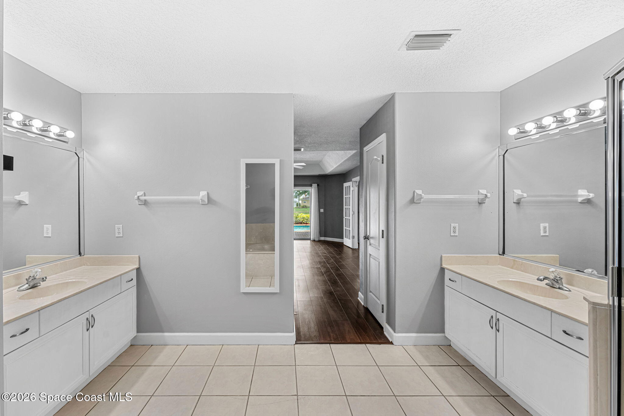 732 Bantry Court