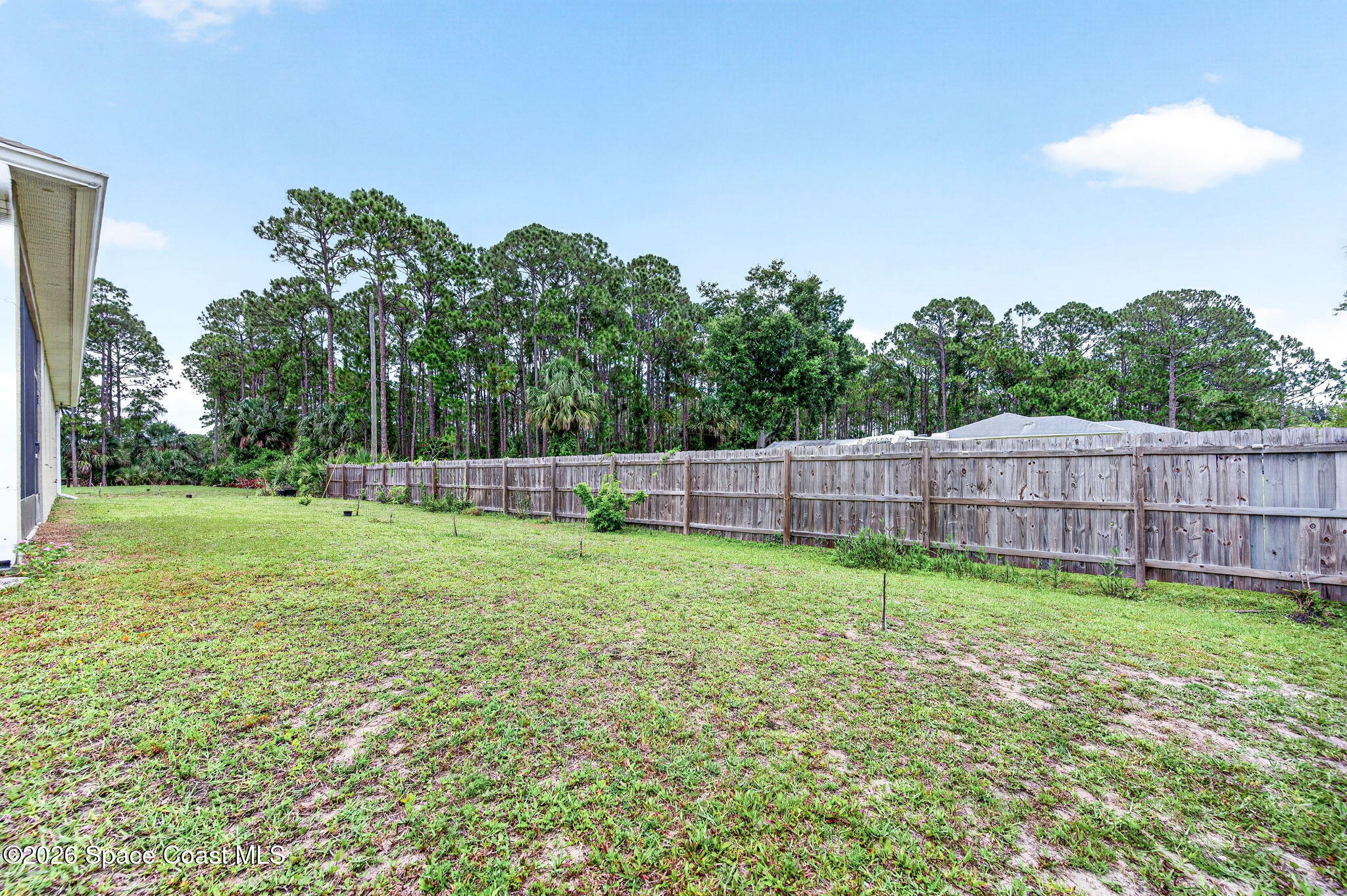 453 Danis Road SW