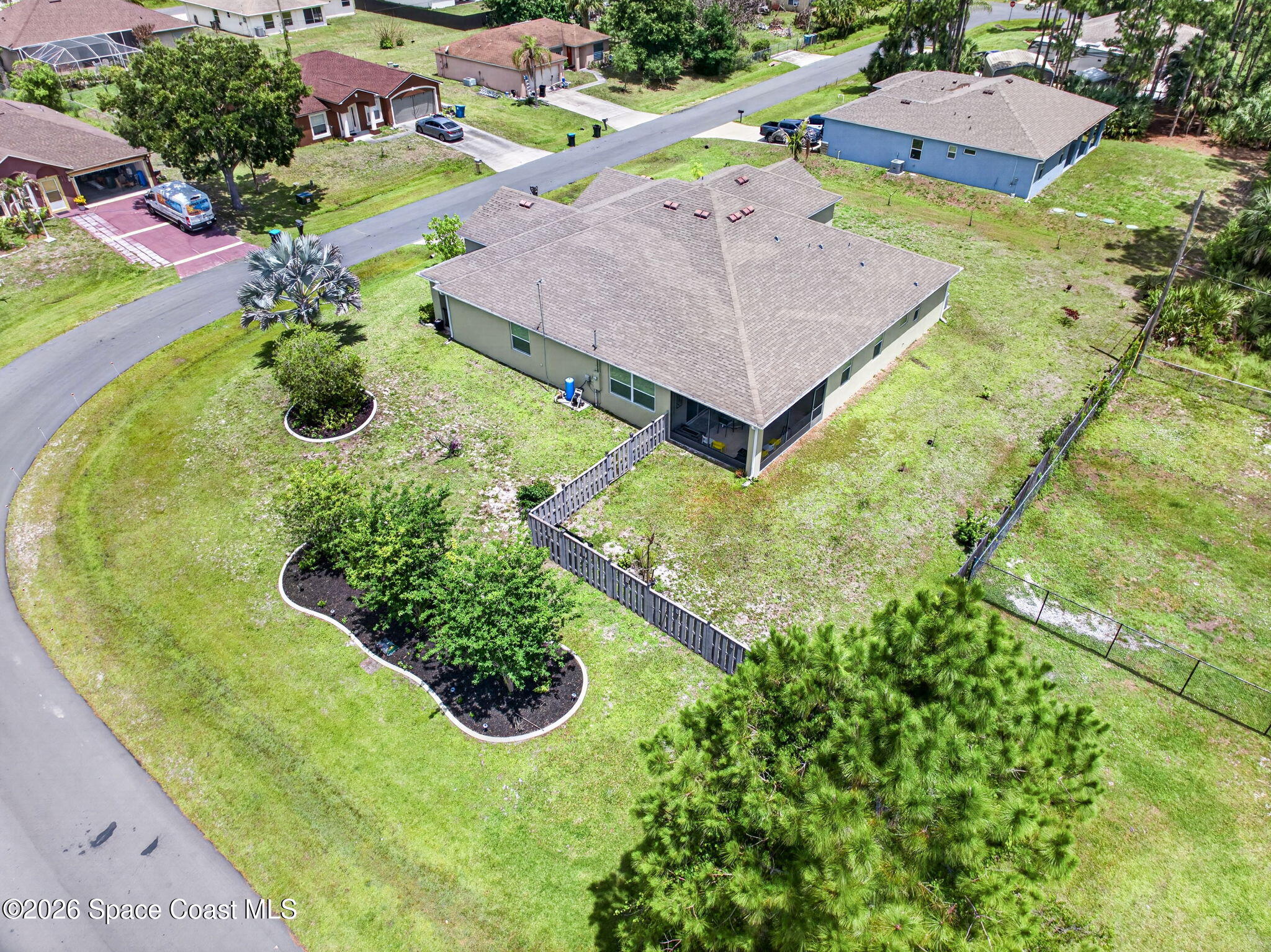 453 Danis Road SW
