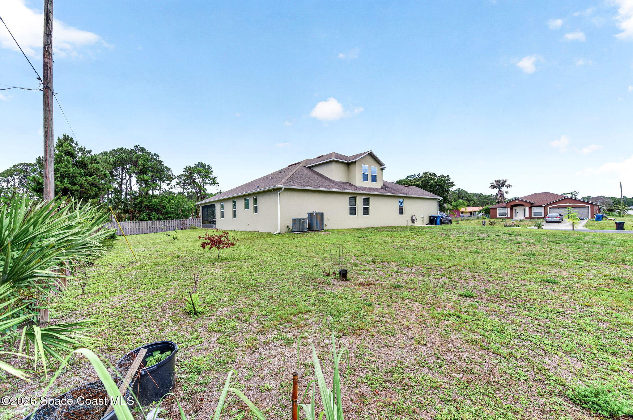 453 Danis Road SW