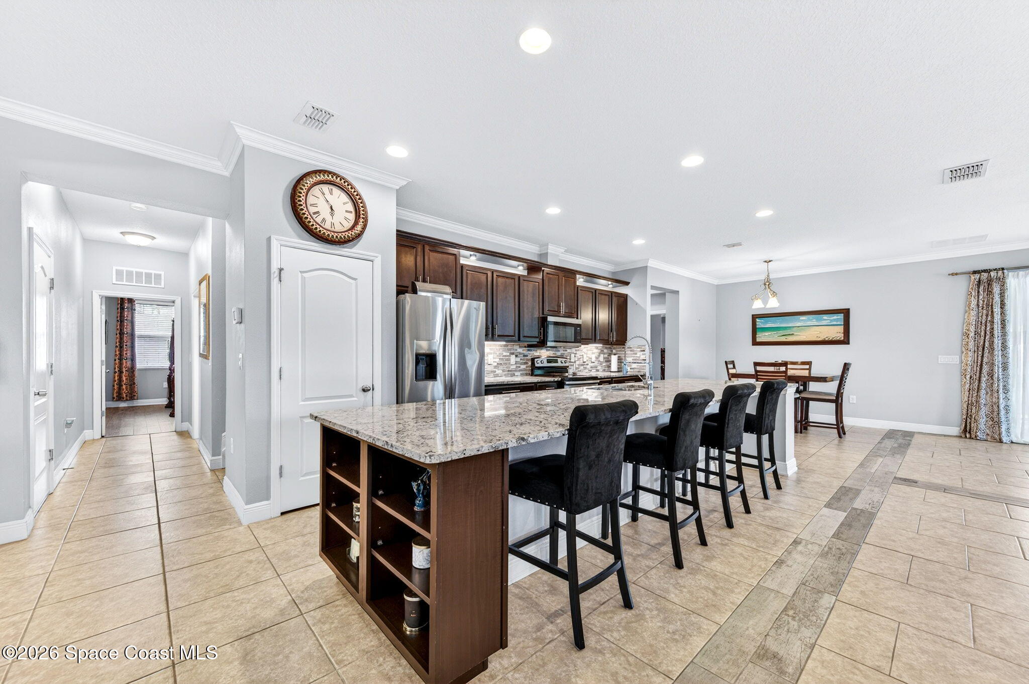 453 Danis Road SW