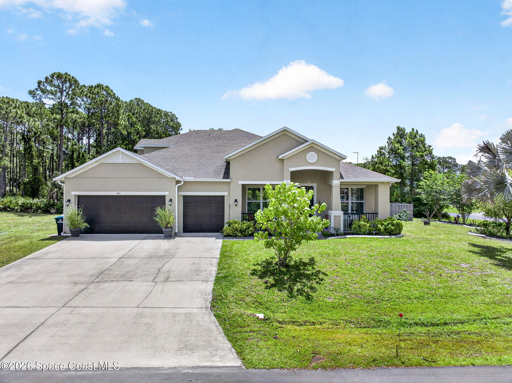453 Danis Road SW