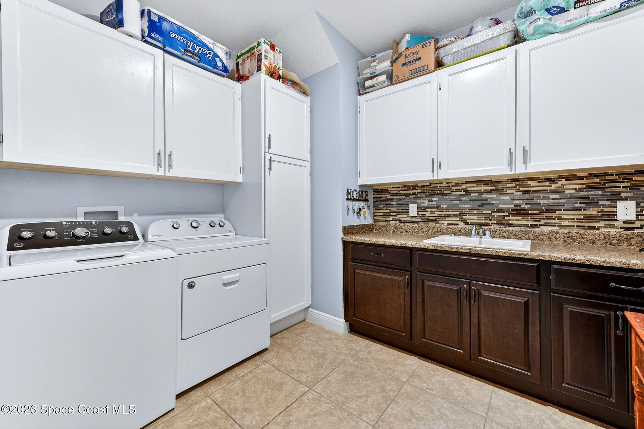 453 Danis Road SW