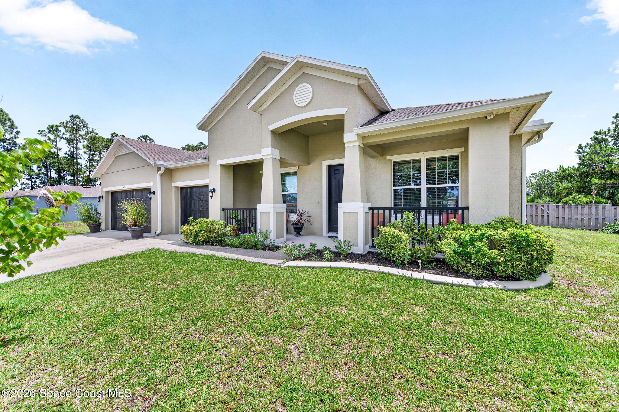 453 Danis Road SW