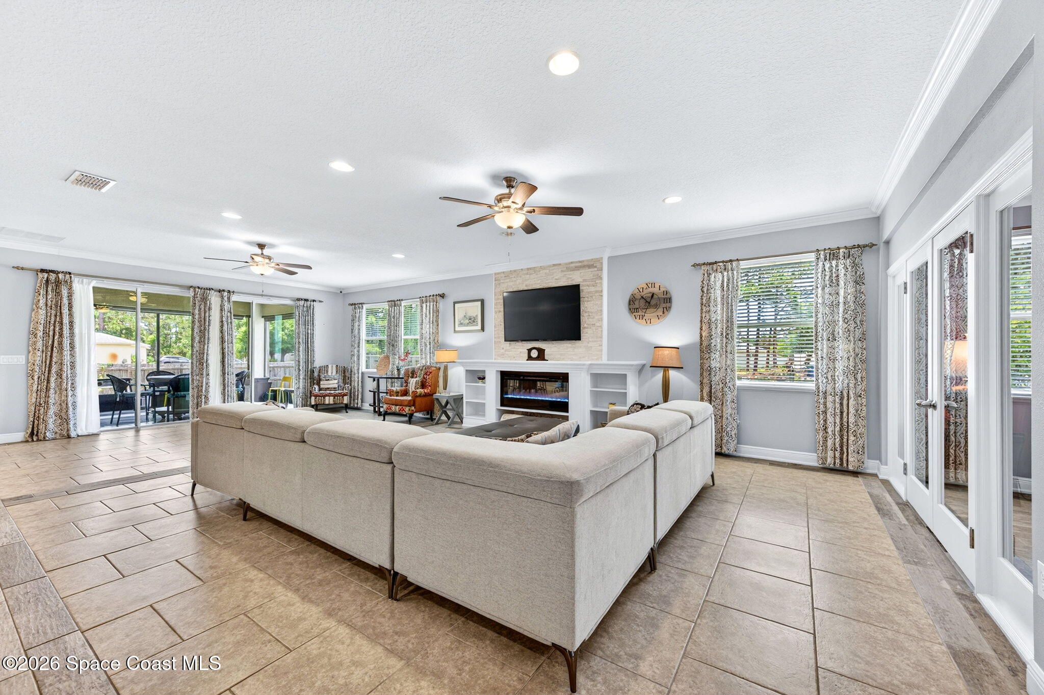 453 Danis Road SW
