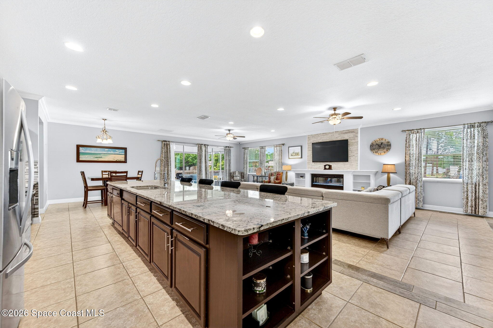 453 Danis Road SW