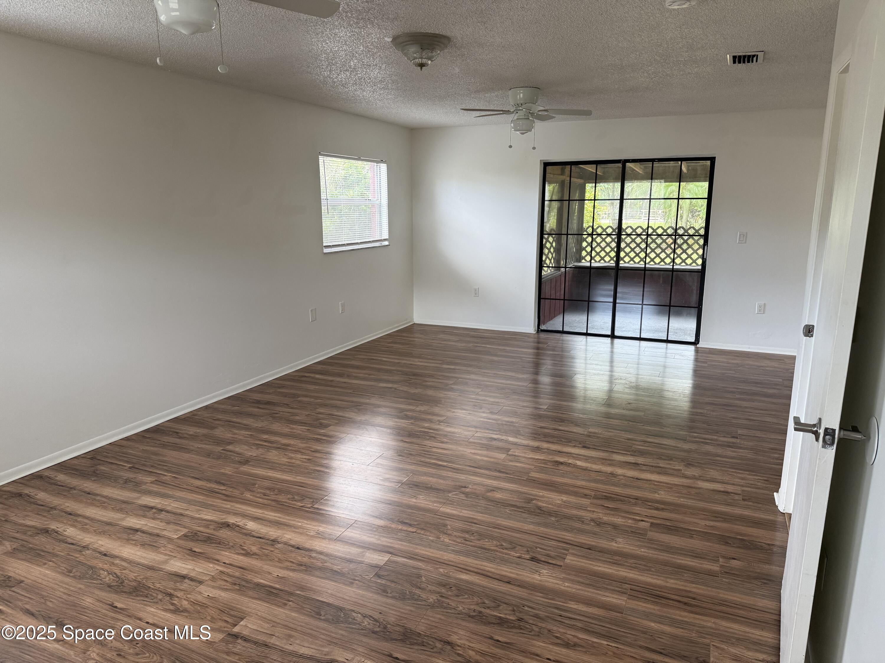5425 Country Lane