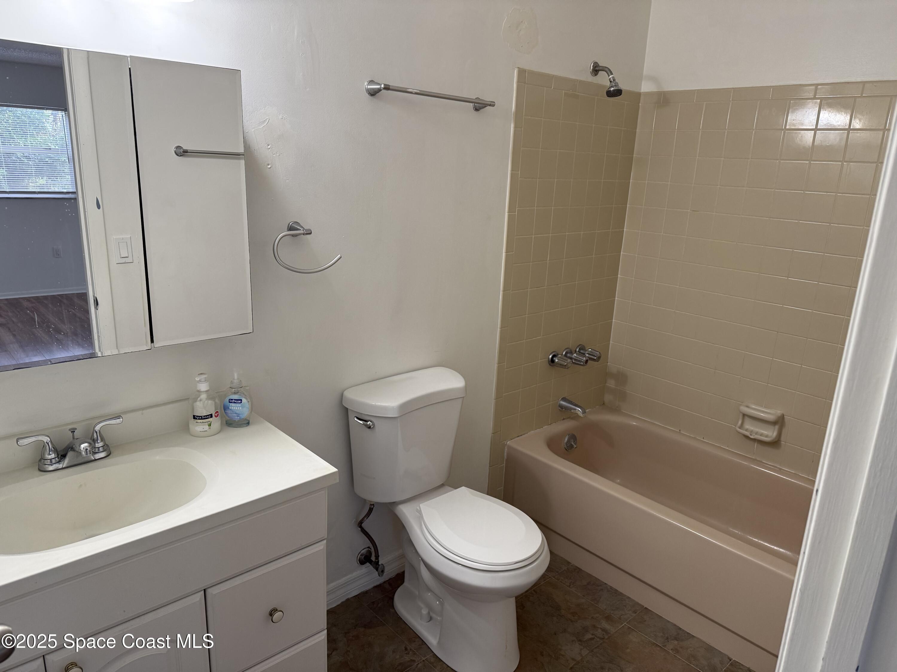 5425 Country Lane