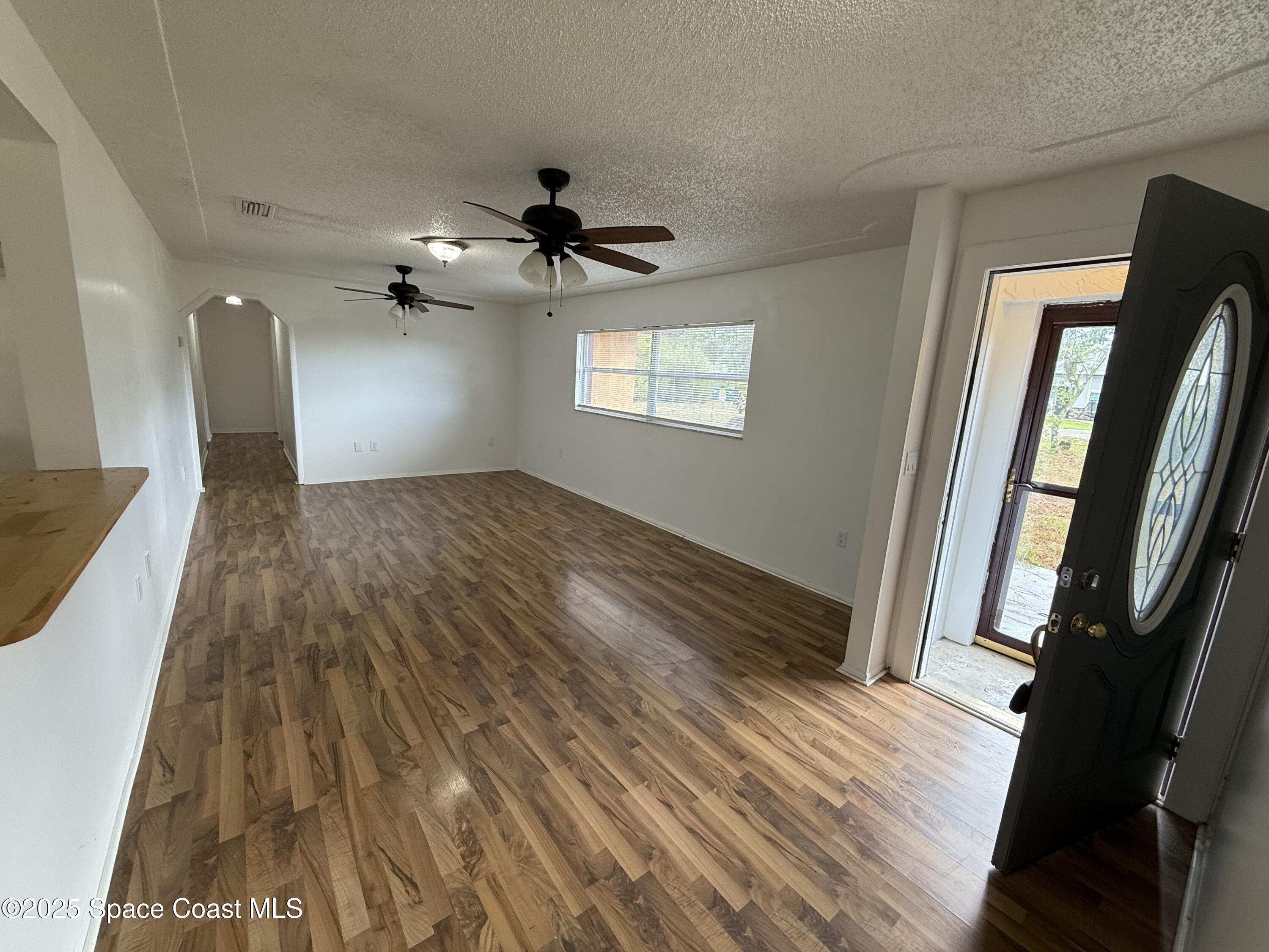 5425 Country Lane