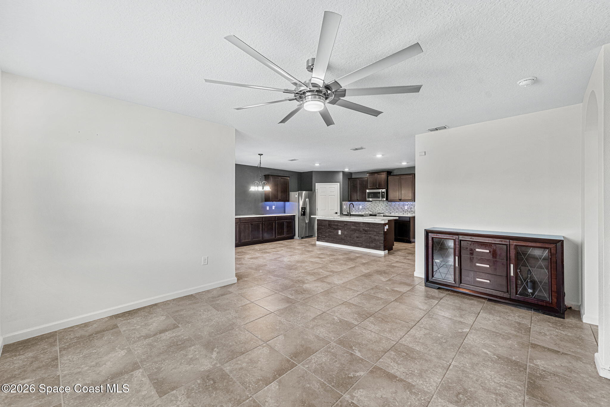 333 Guinevere Drive SW
