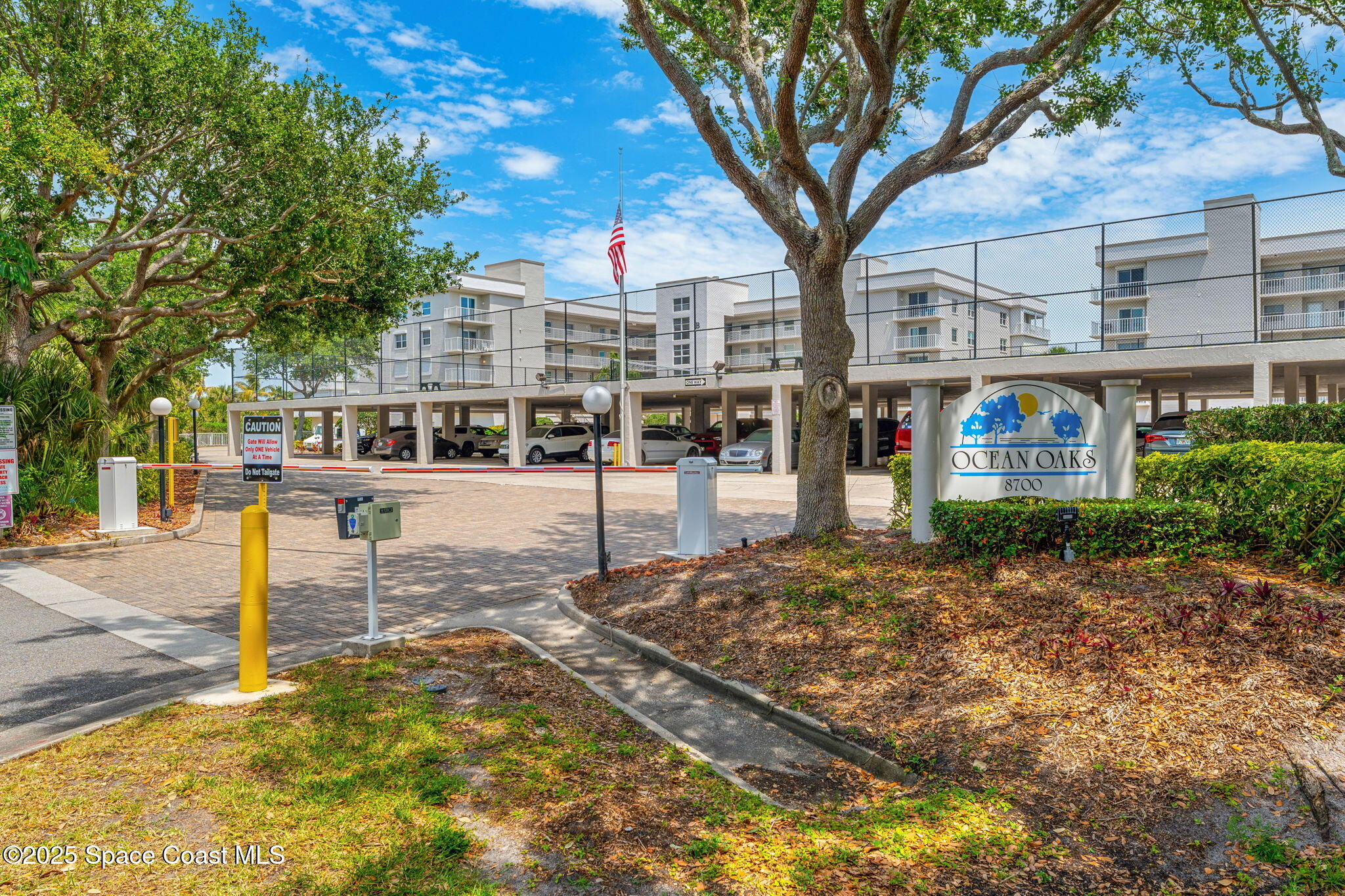 8700 Ridgewood Avenue B303