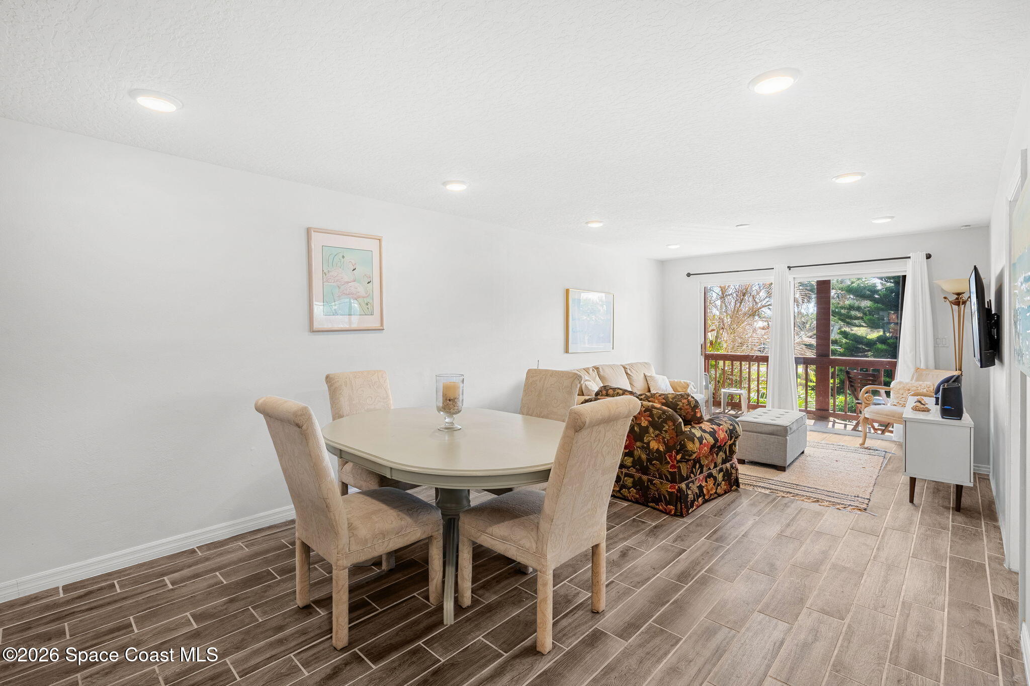 1318 S Miramar Avenue 208