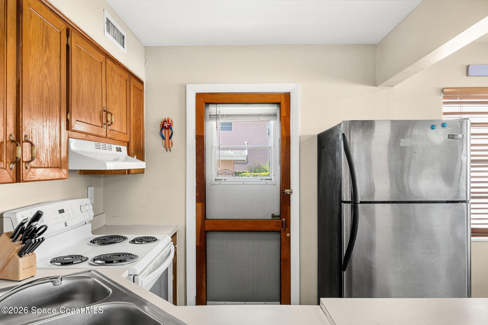 419 Madison Avenue G102