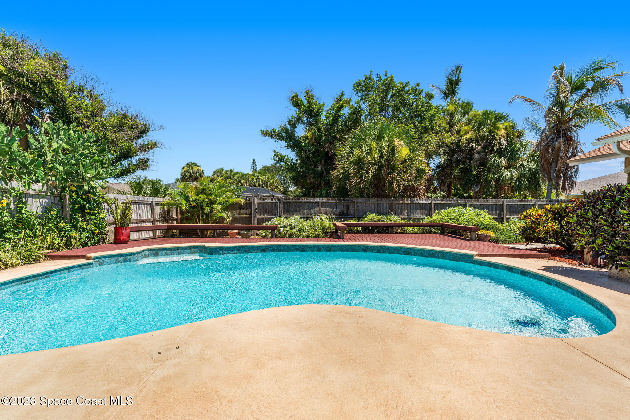 496 N River Oaks Drive