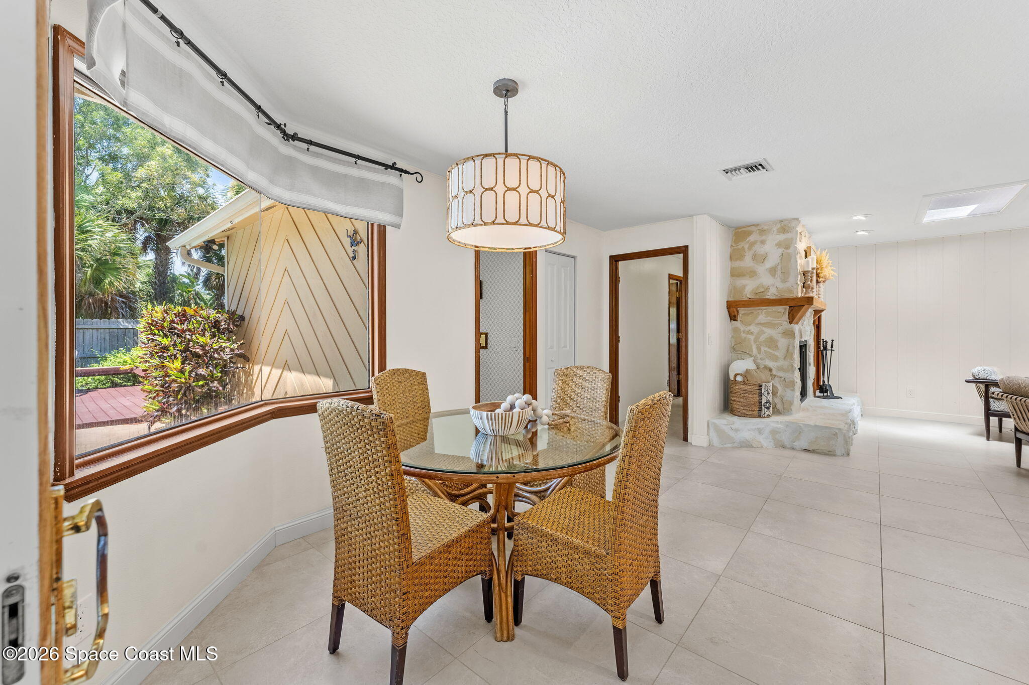 496 N River Oaks Drive
