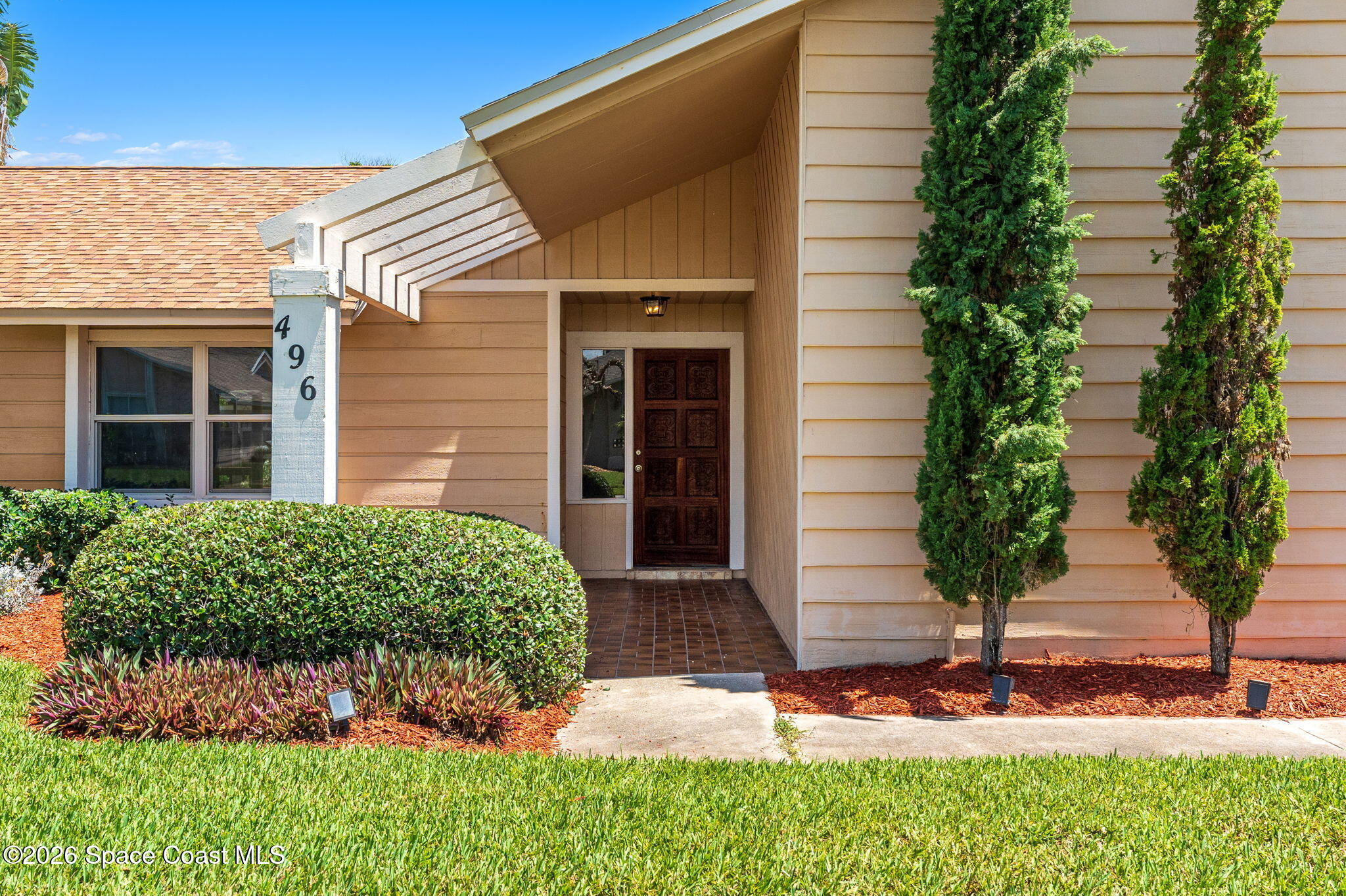 496 N River Oaks Drive