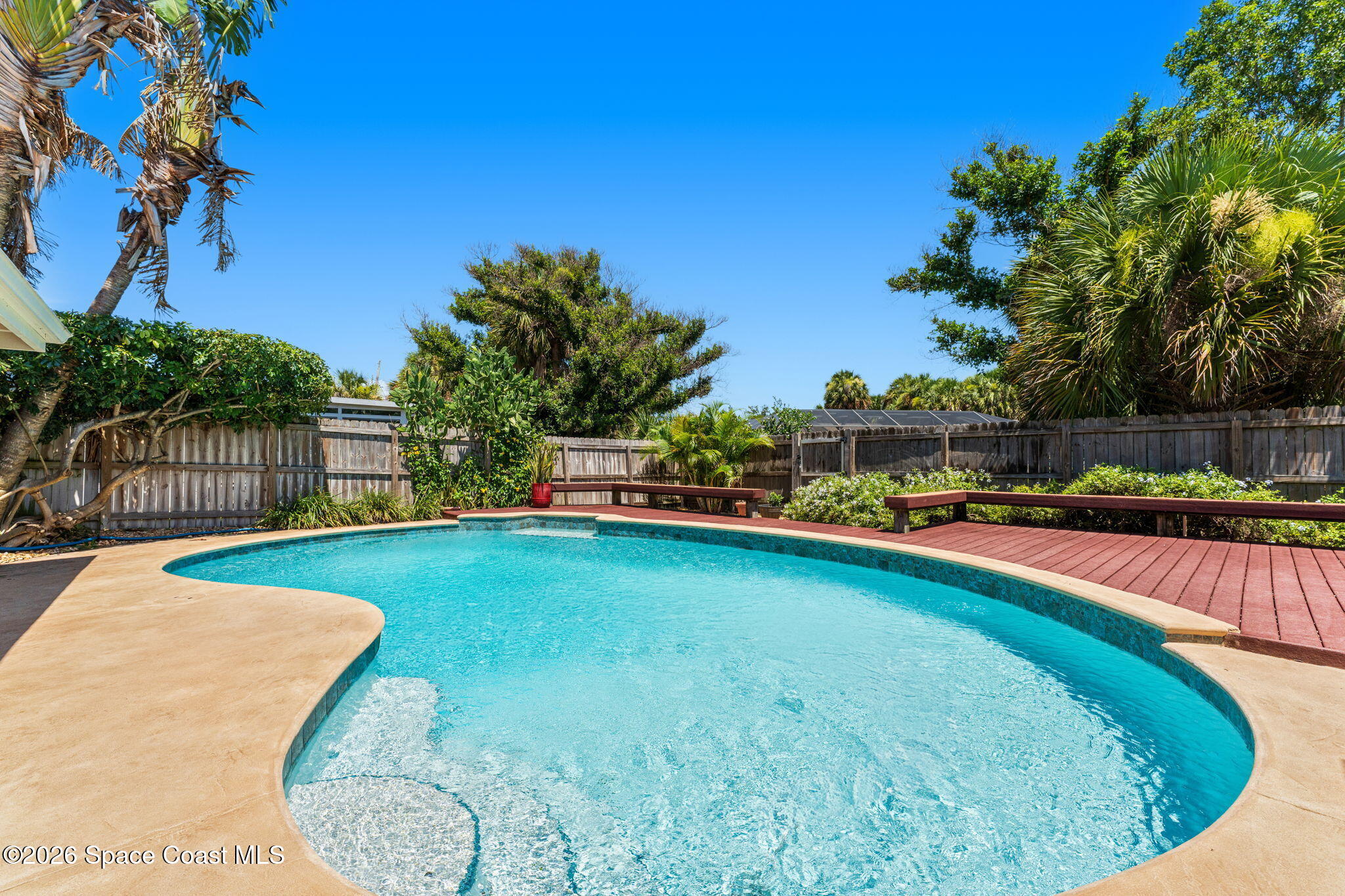 496 N River Oaks Drive