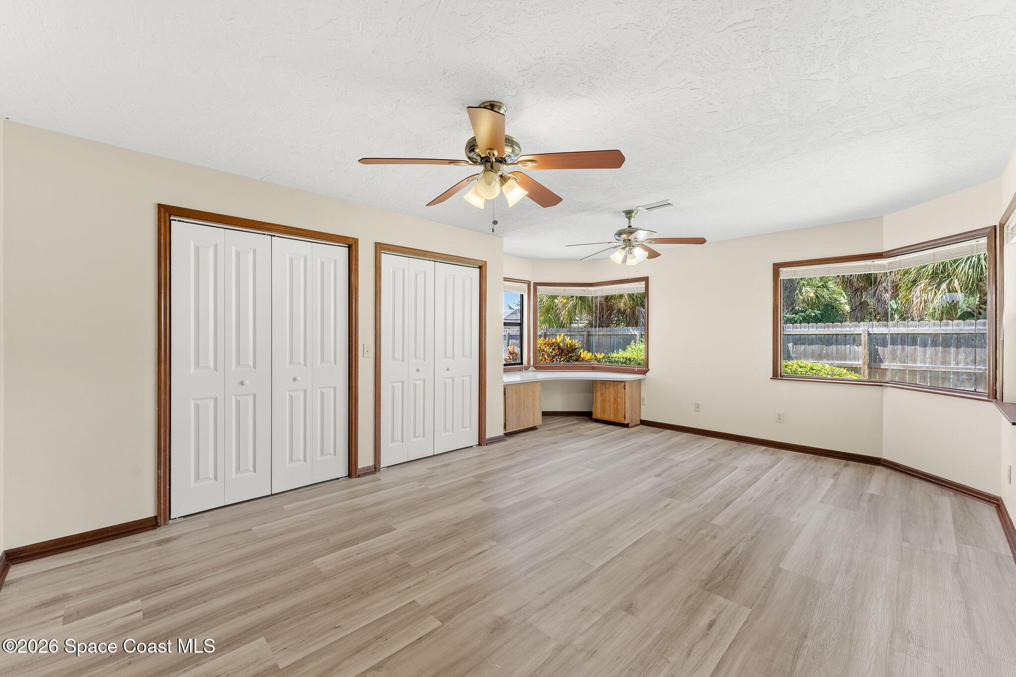 496 N River Oaks Drive