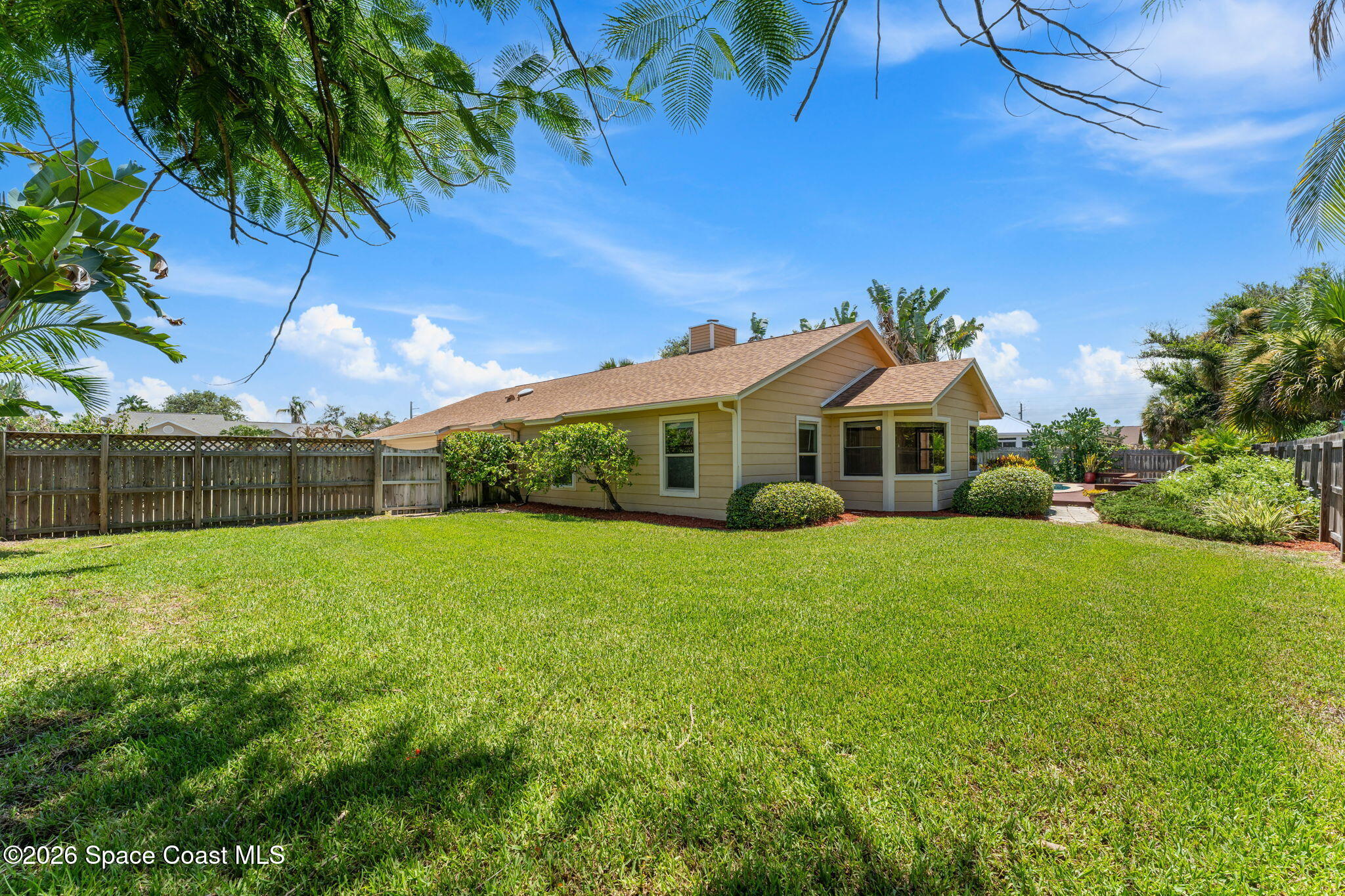 496 N River Oaks Drive