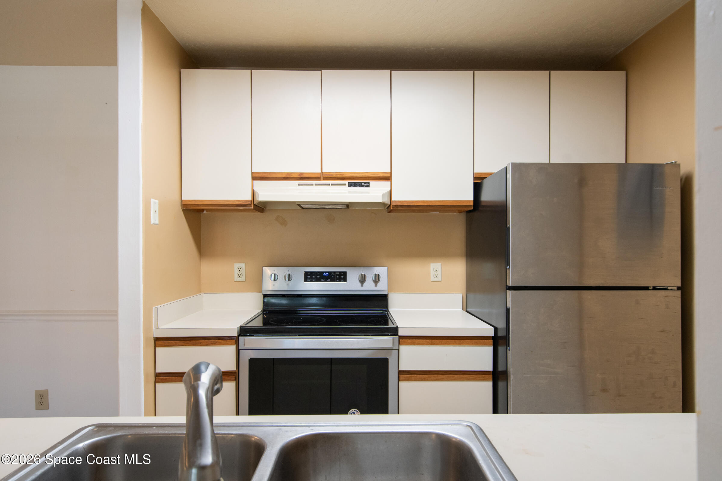 7667 N Wickham Road 813
