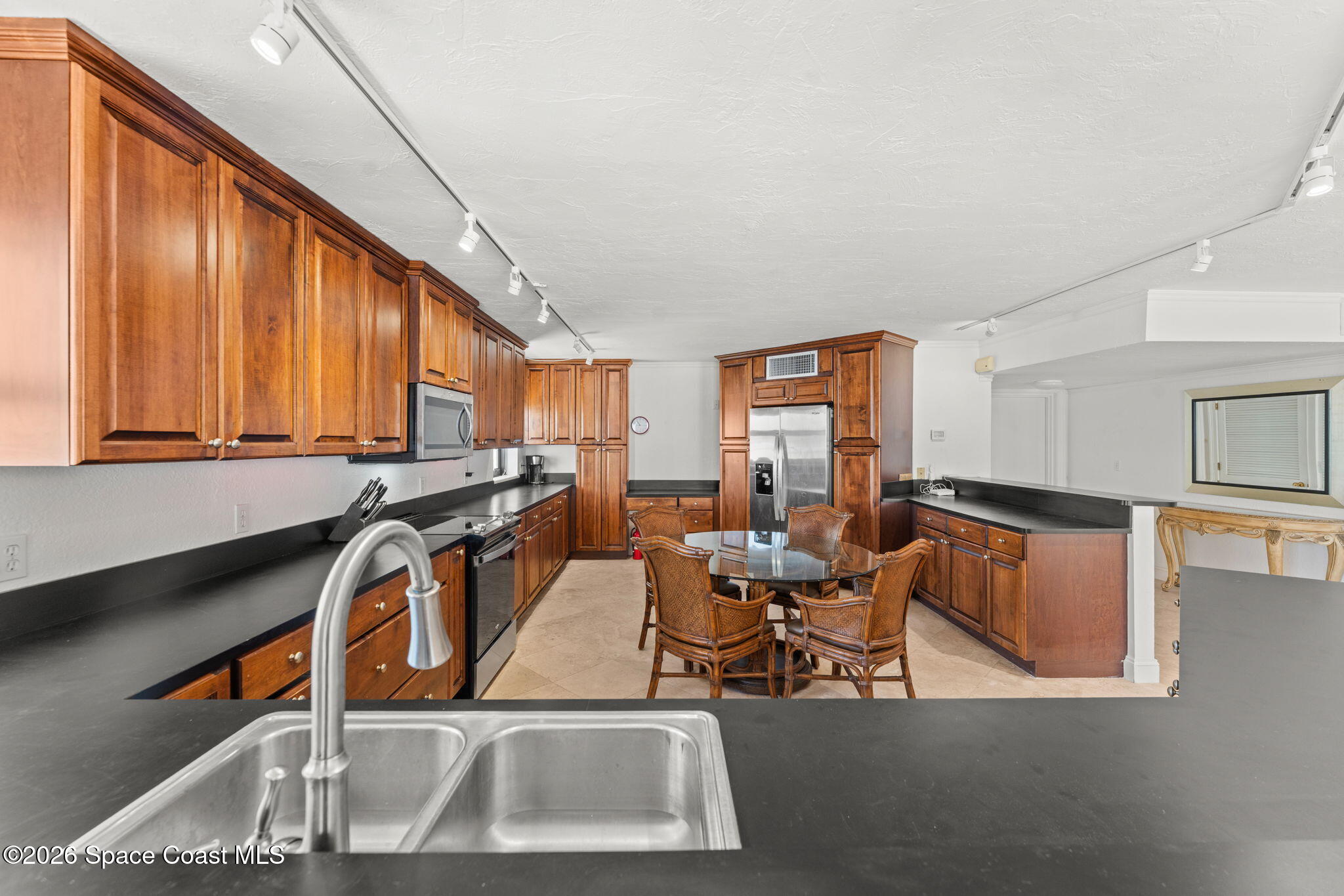 85 S Atlantic Avenue 504