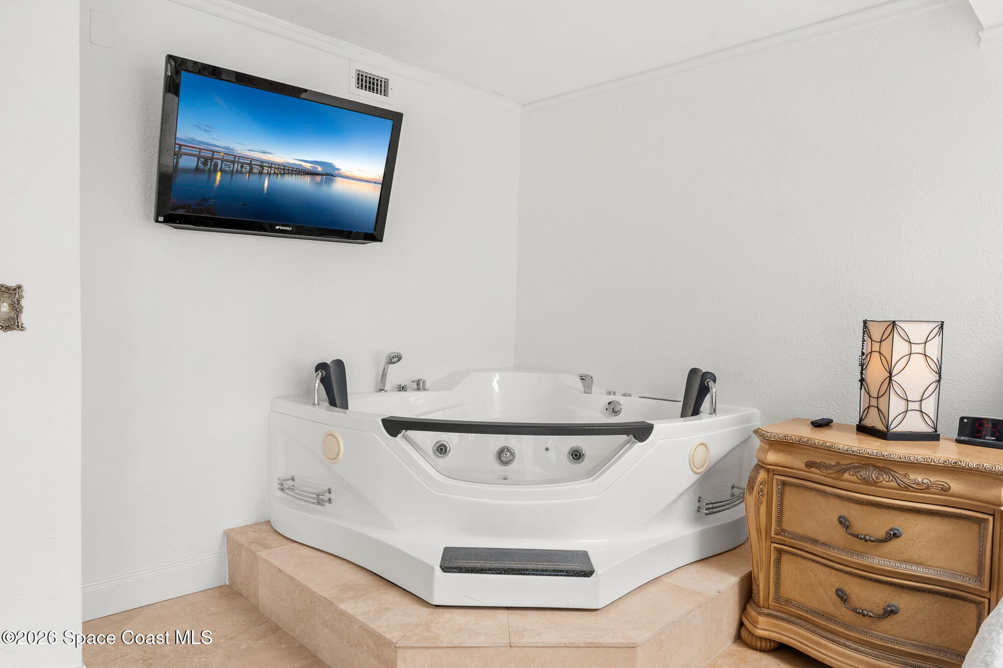 85 S Atlantic Avenue 504
