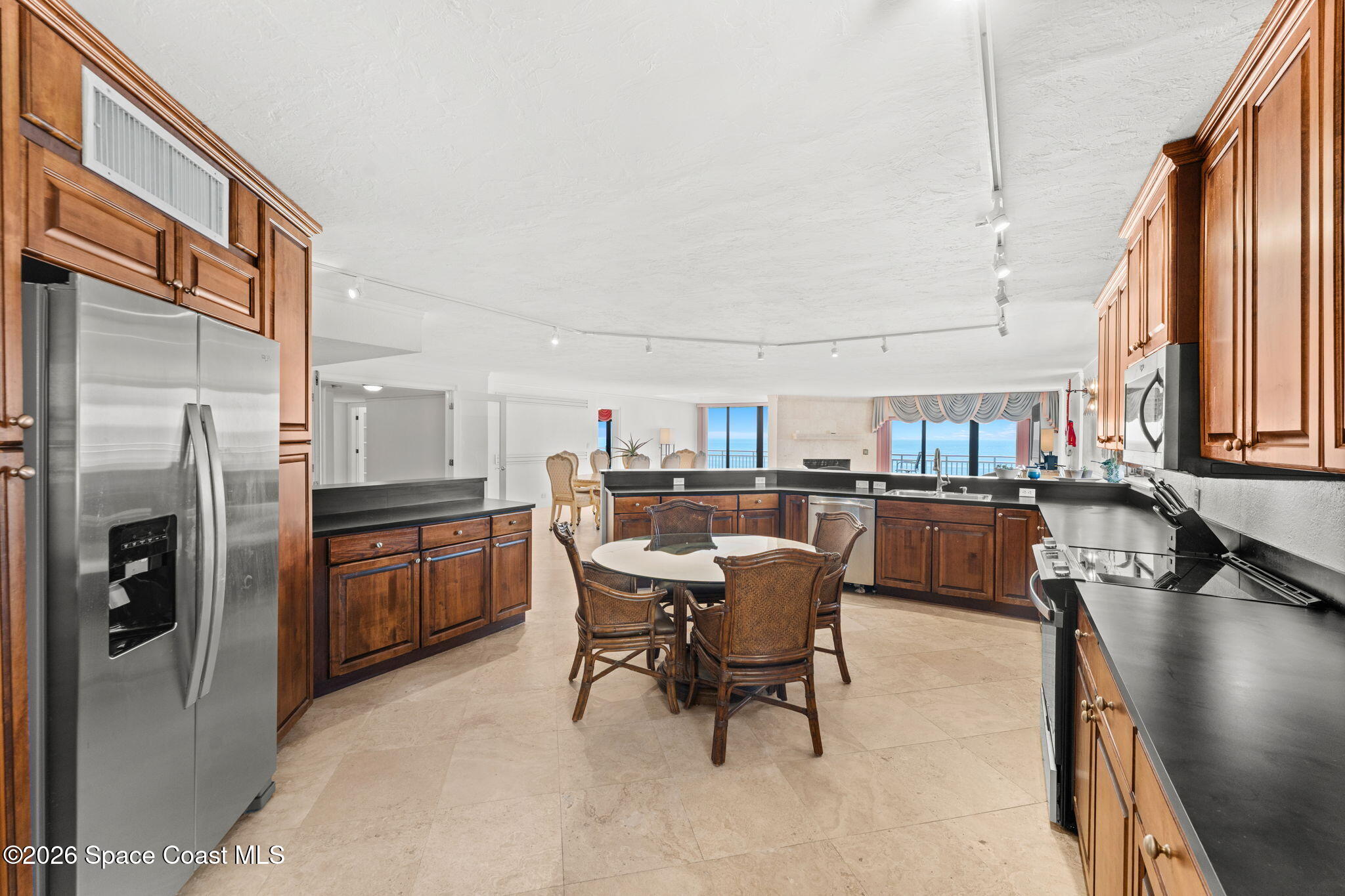 85 S Atlantic Avenue 504