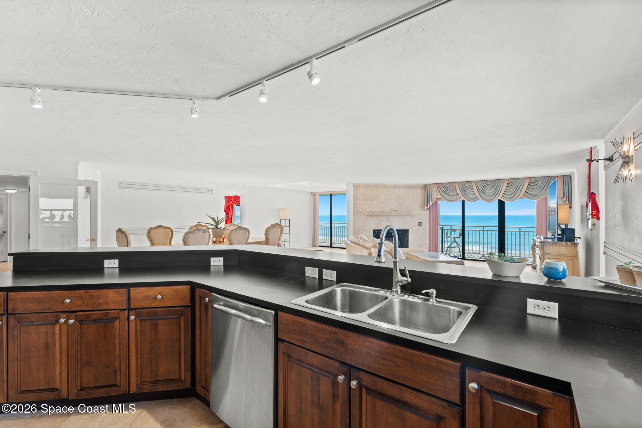 85 S Atlantic Avenue 504