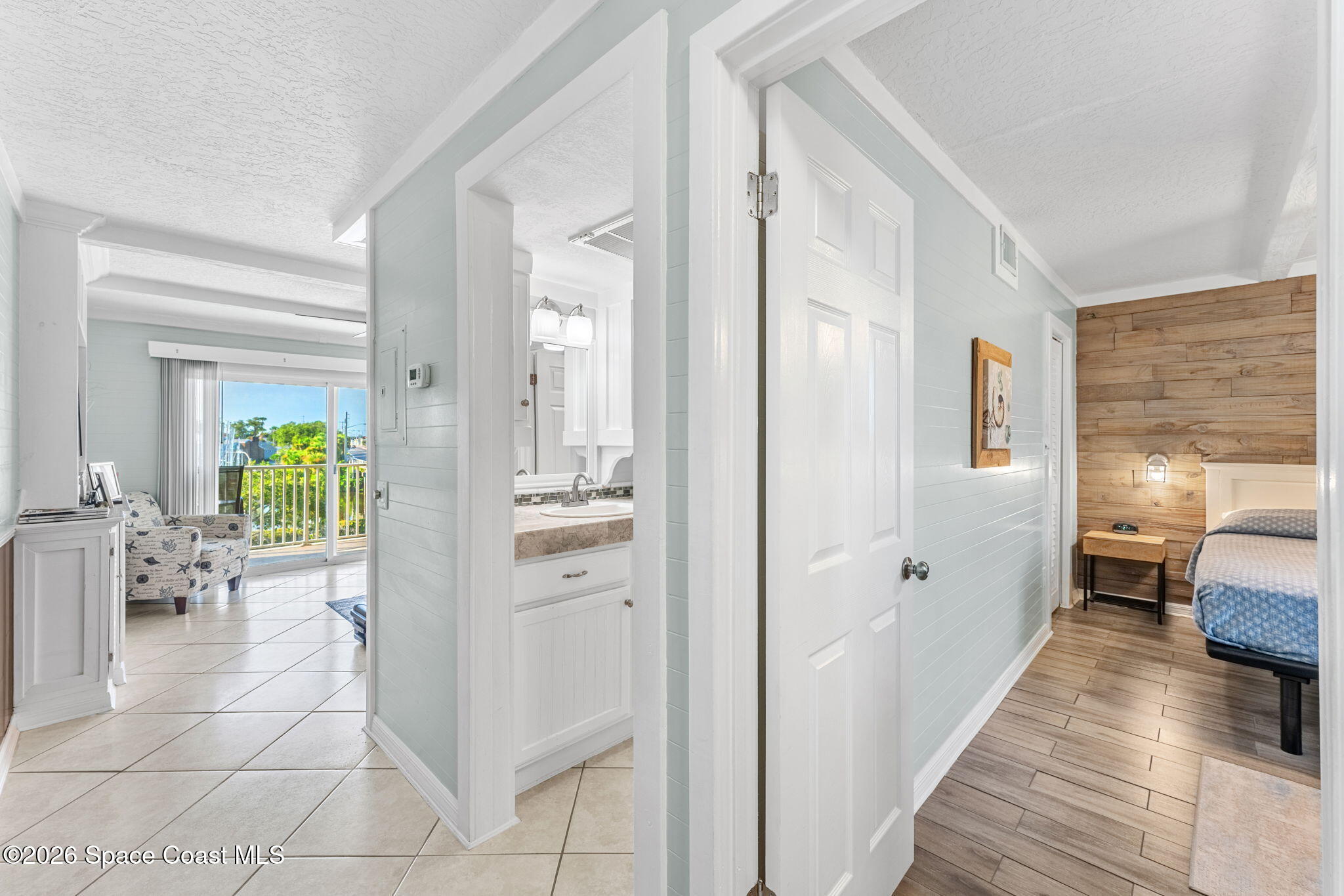 1209 E New Haven Avenue 402