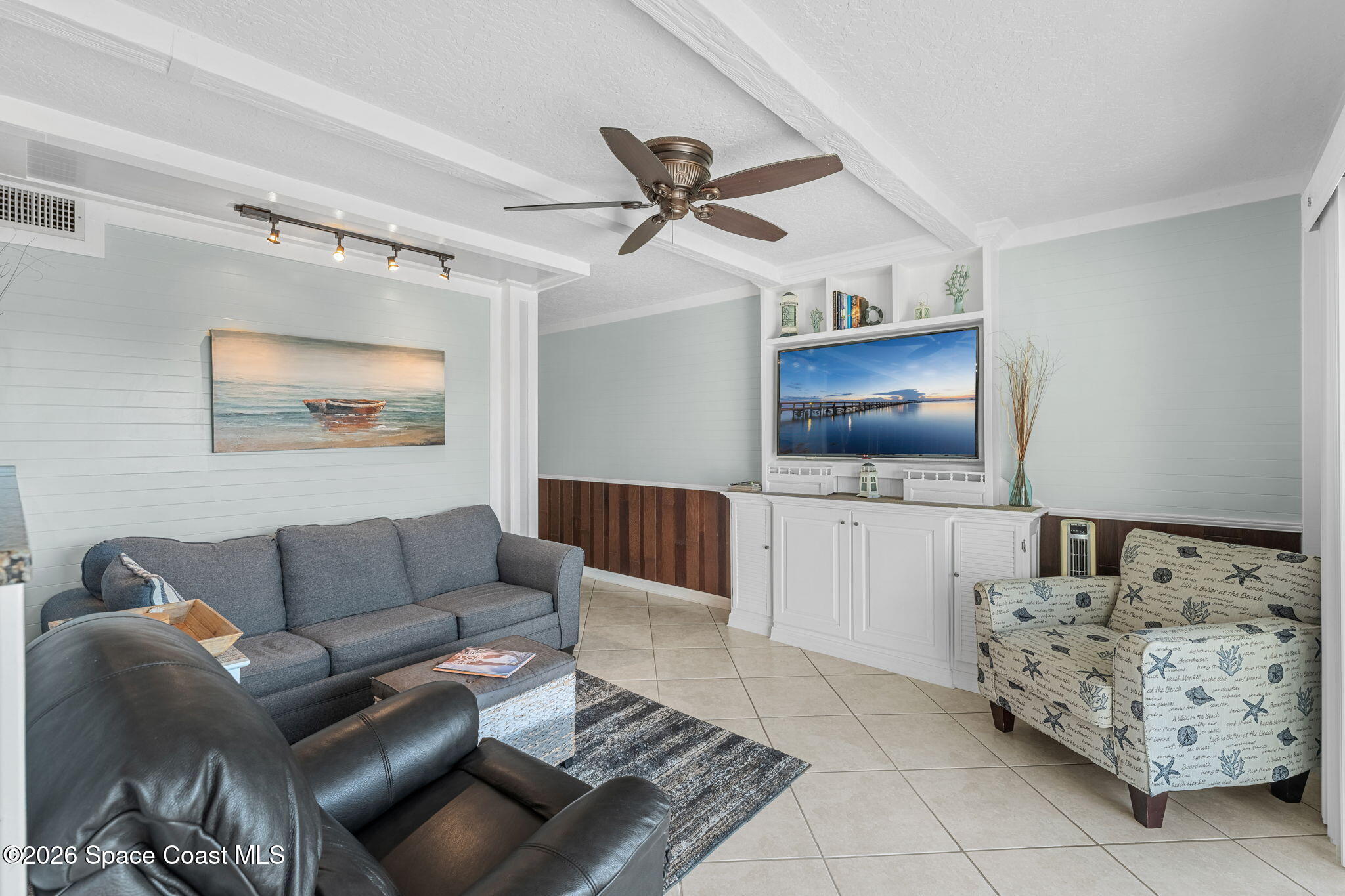 1209 E New Haven Avenue 402