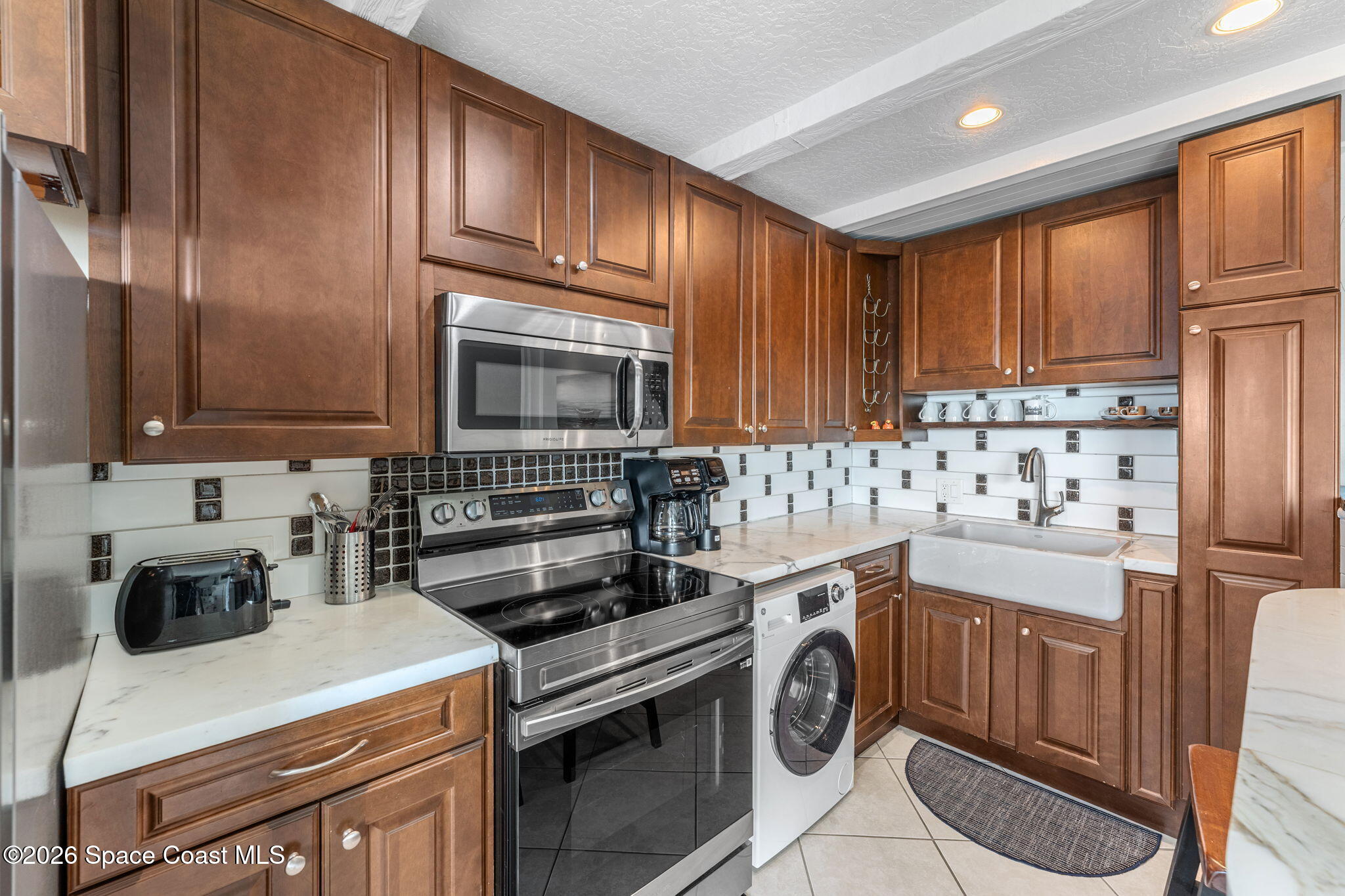 1209 E New Haven Avenue 402