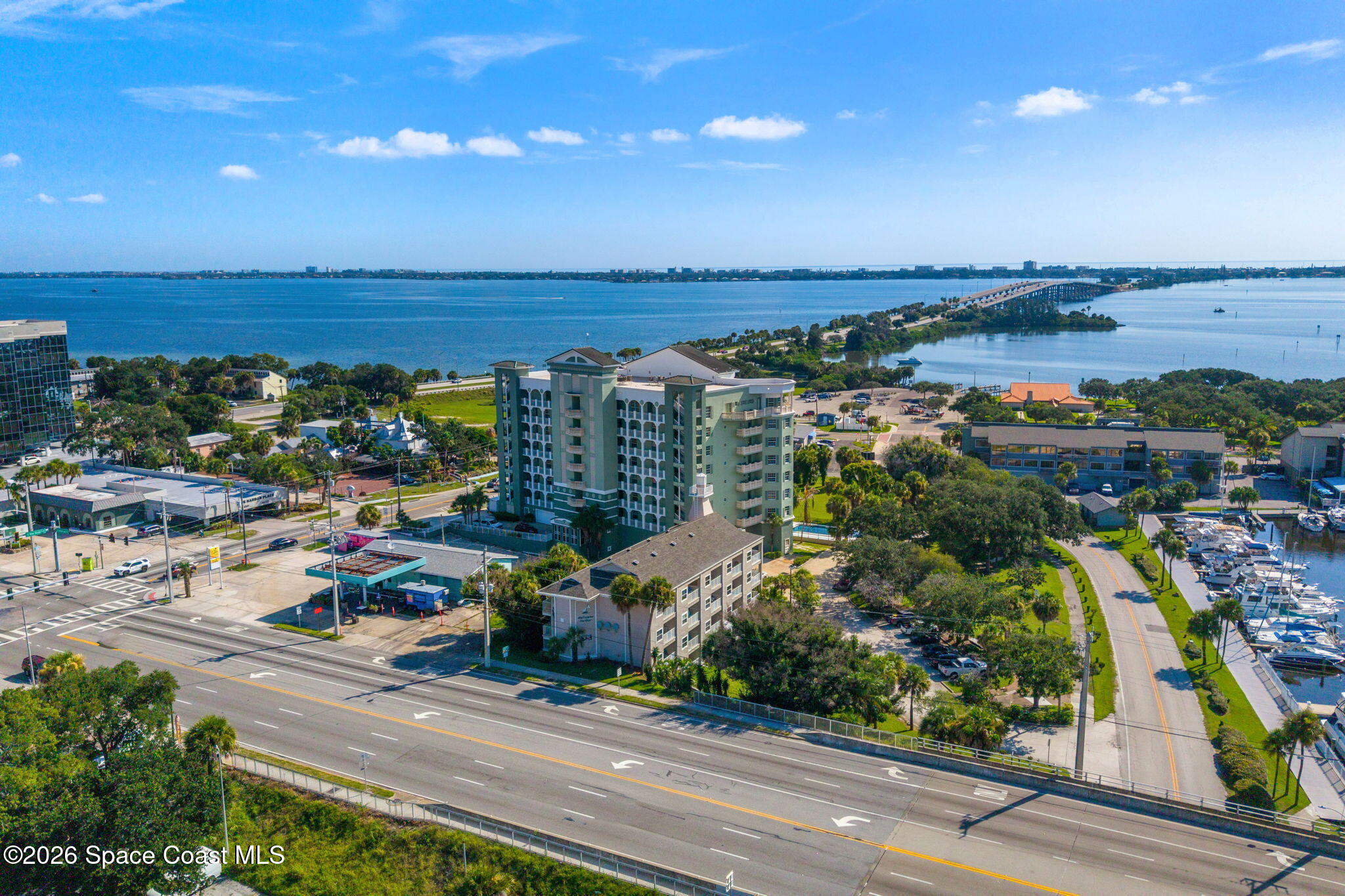 1209 E New Haven Avenue 402