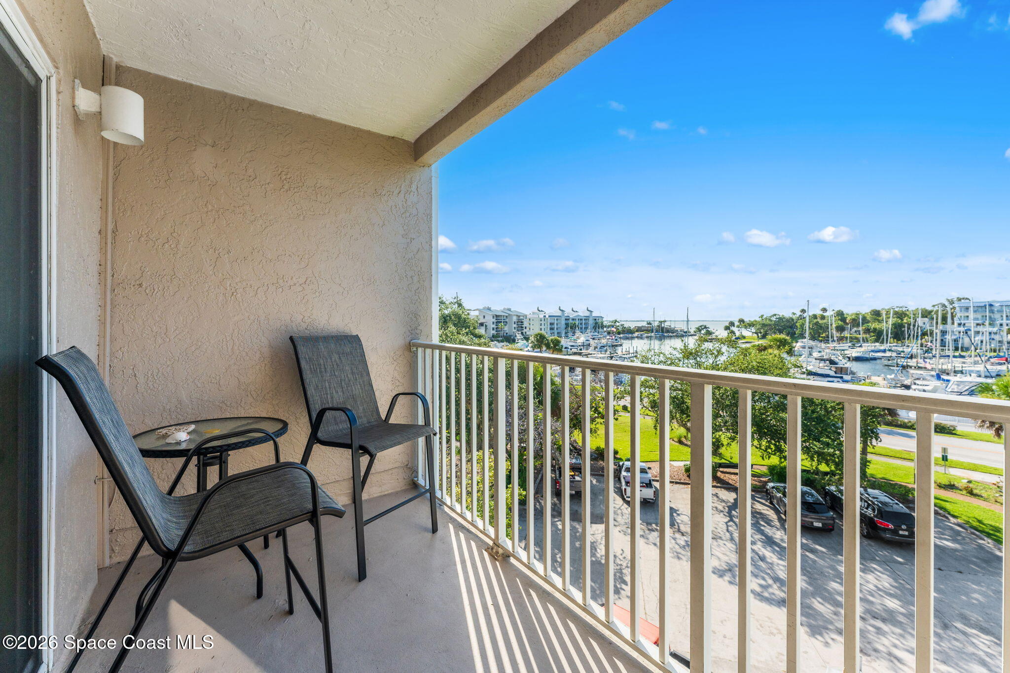 1209 E New Haven Avenue 402