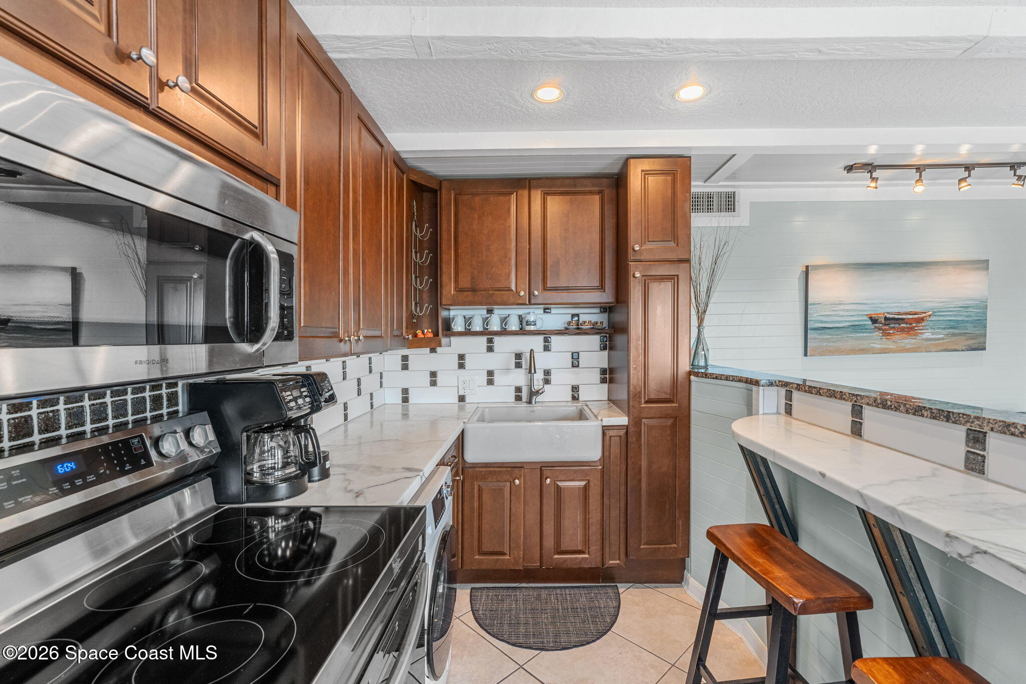 1209 E New Haven Avenue 402