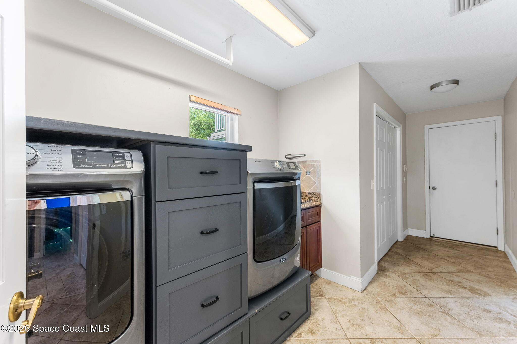 2595 Coral Way