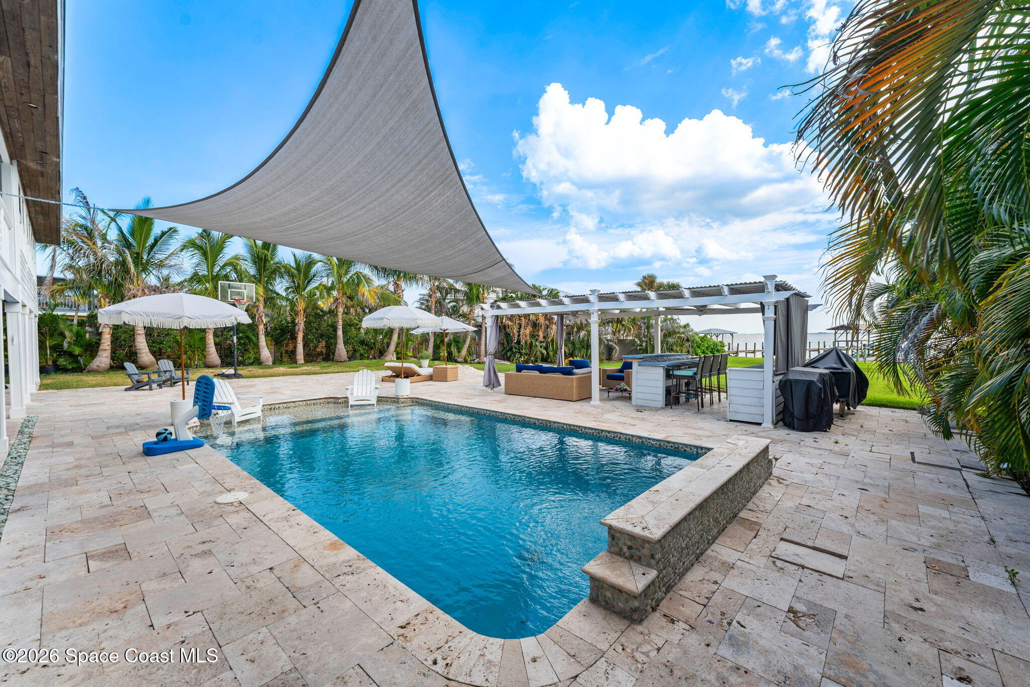 417 Riverview Lane