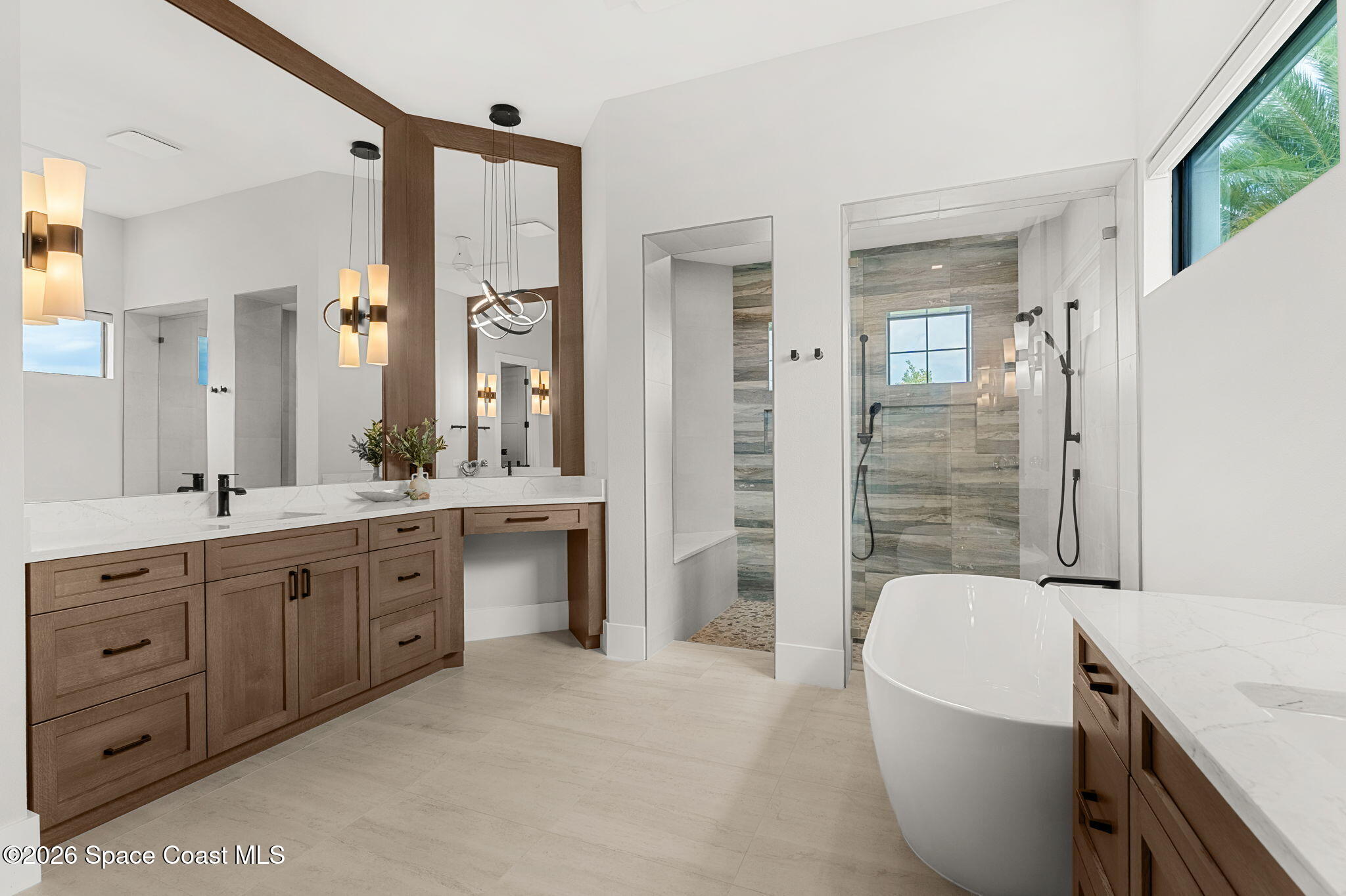 3739 Lake Adelaide Place