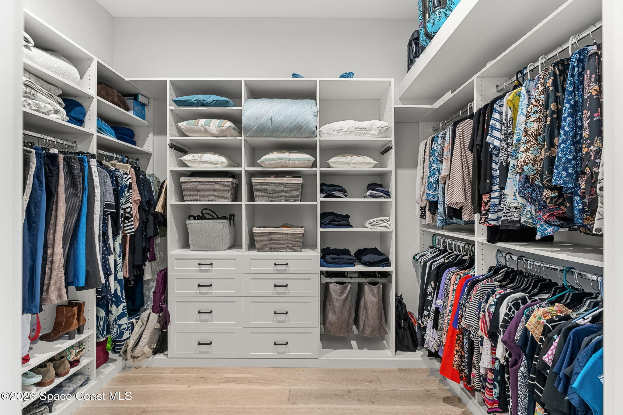 3739 Lake Adelaide Place