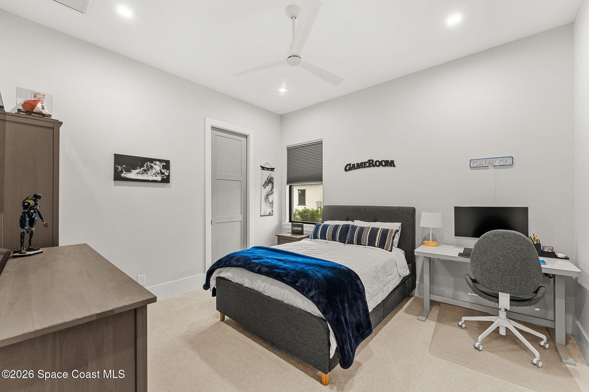 3739 Lake Adelaide Place