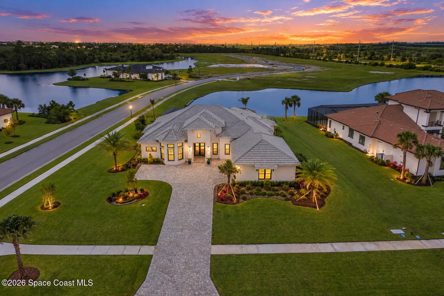 3739 Lake Adelaide Place