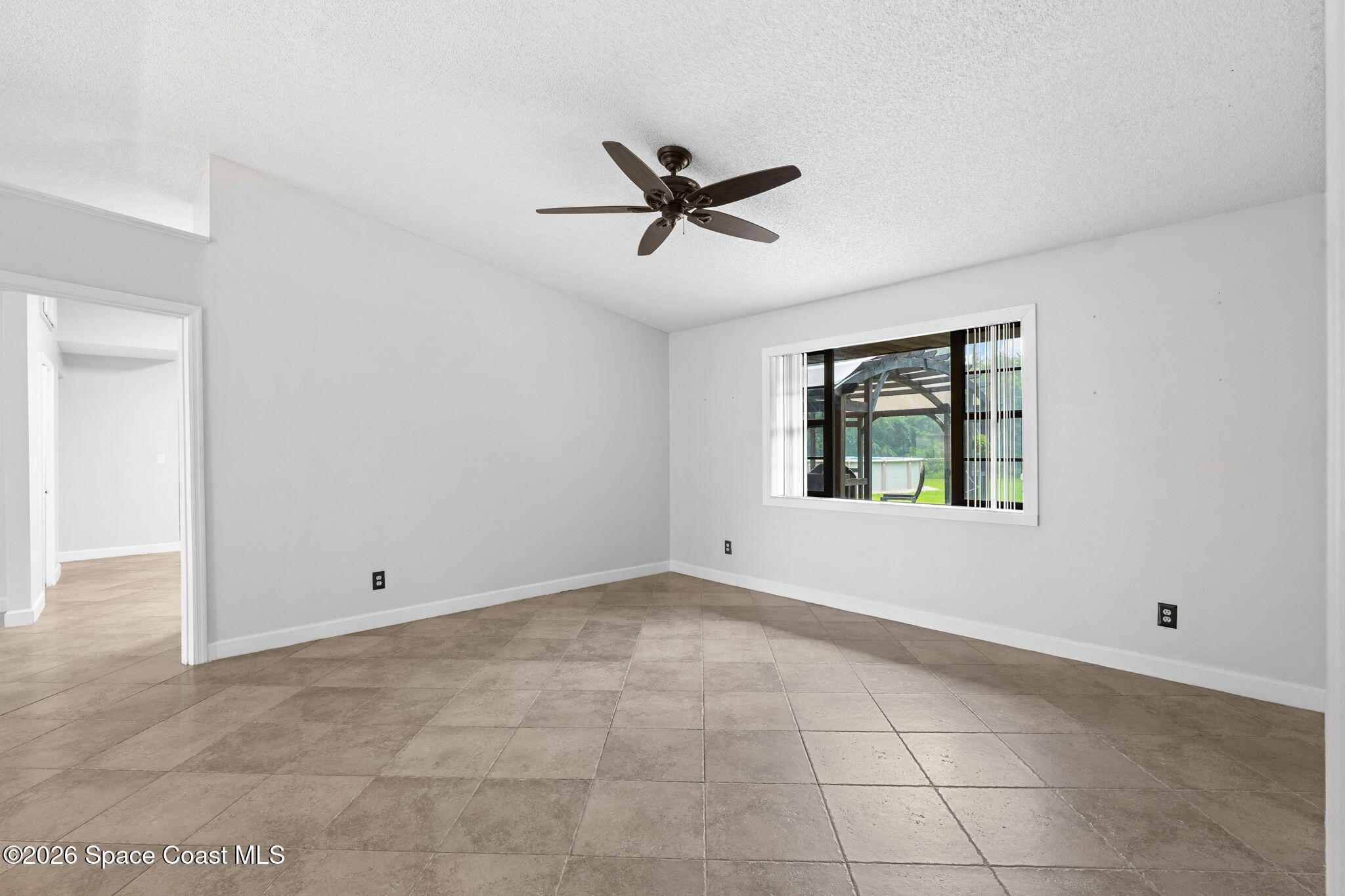 735 Pineda Avenue NE