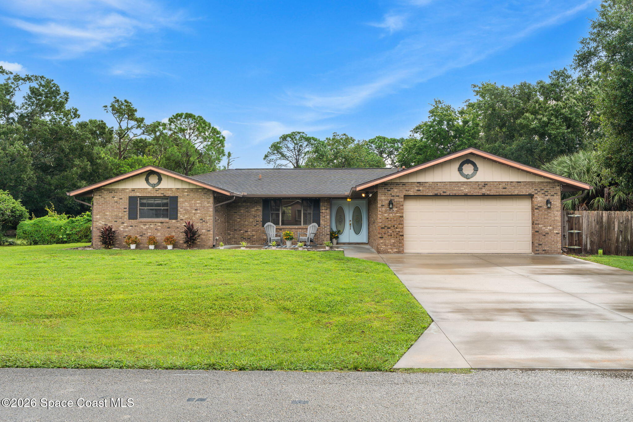 735 Pineda Avenue NE