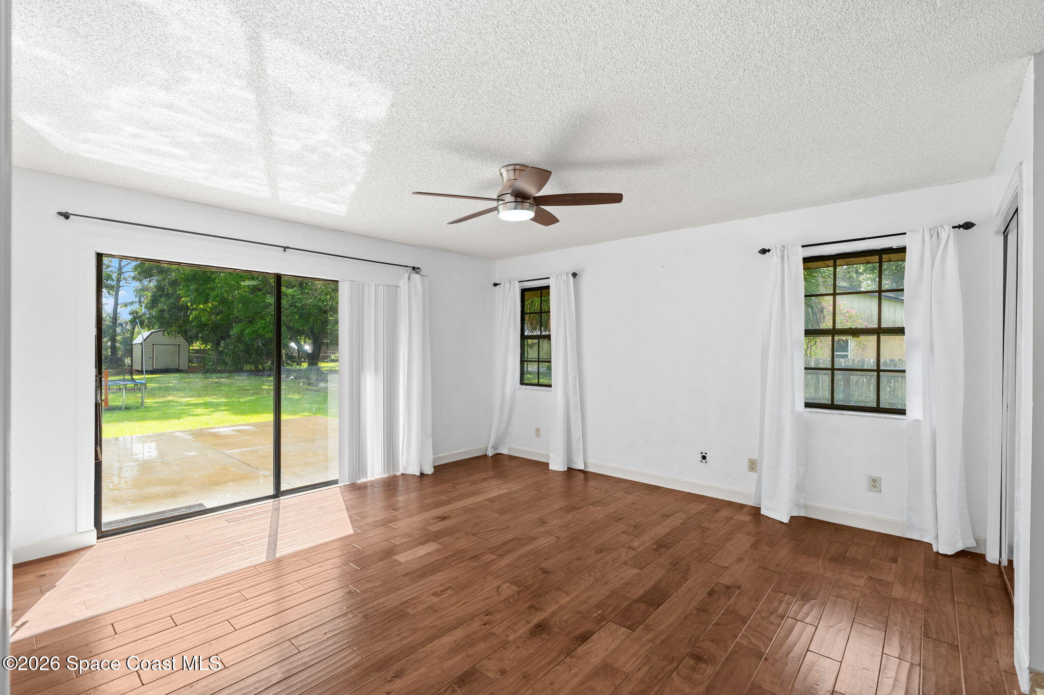 735 Pineda Avenue NE
