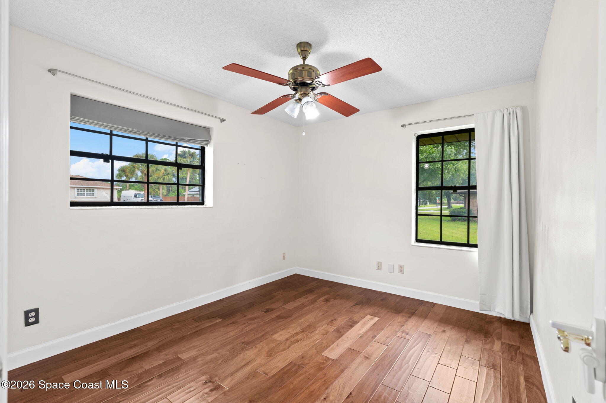 735 Pineda Avenue NE