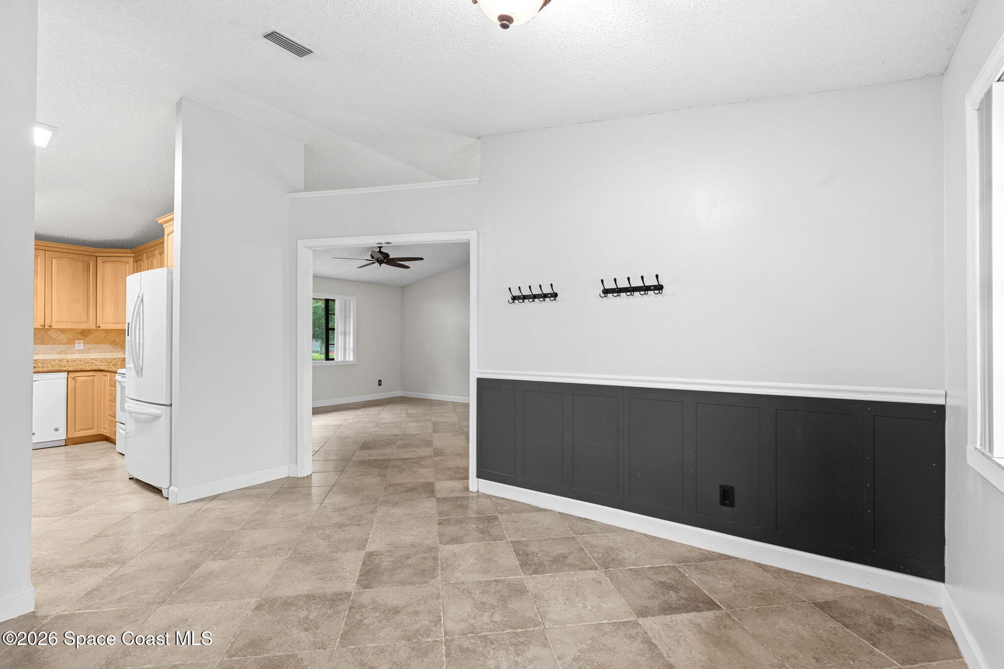 735 Pineda Avenue NE