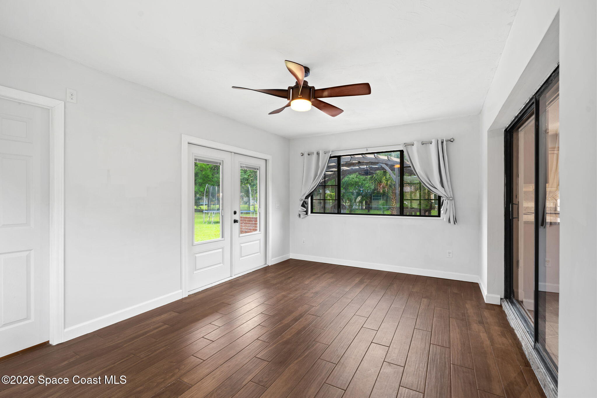 735 Pineda Avenue NE