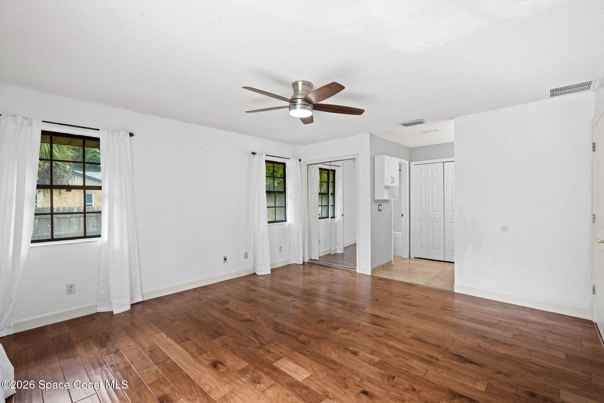 735 Pineda Avenue NE