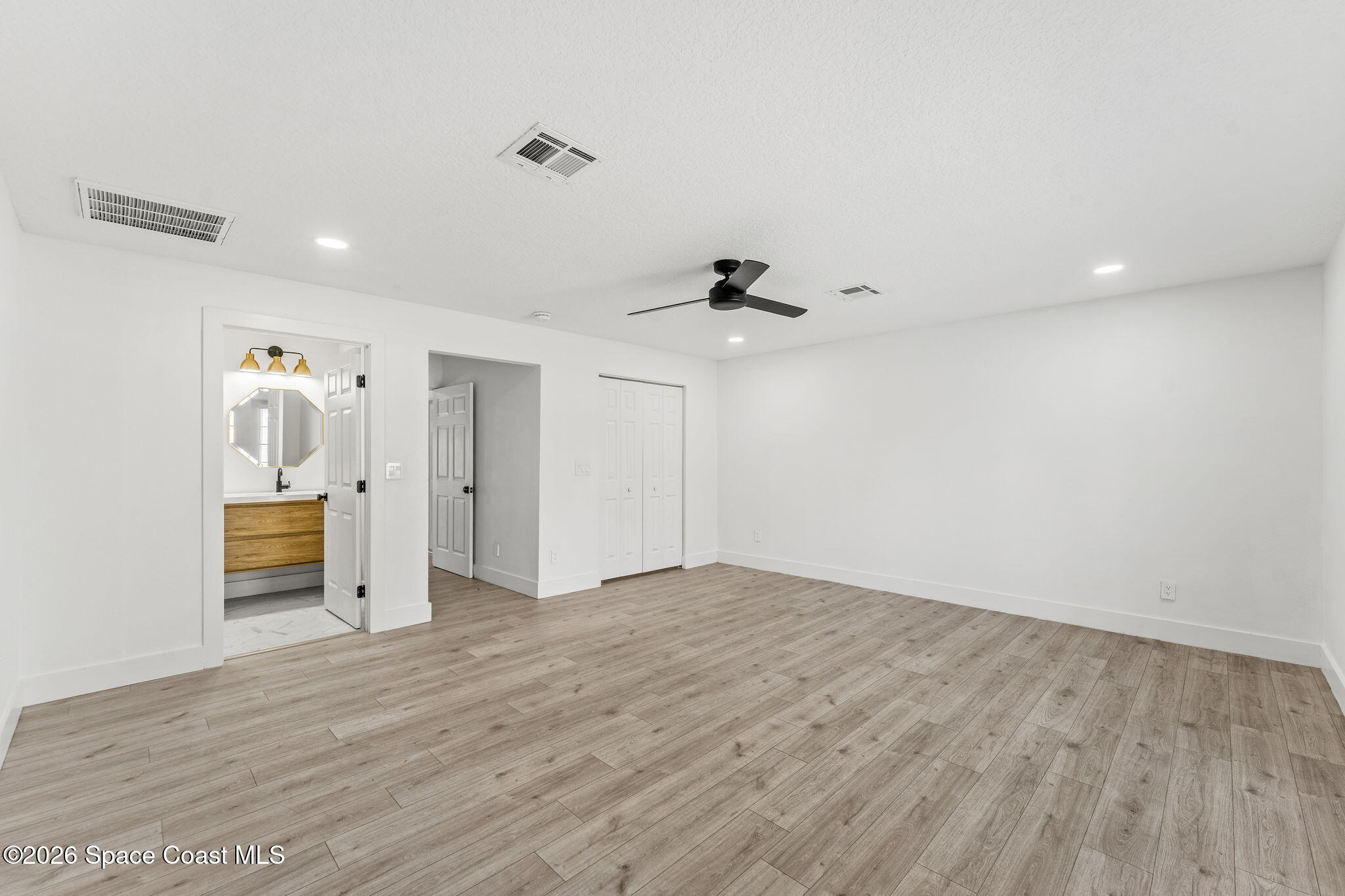 470 Seabreeze Drive